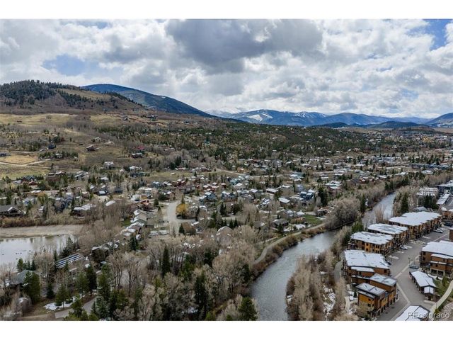 303 Willow Lake Ct, Silverthorne, CO 80498