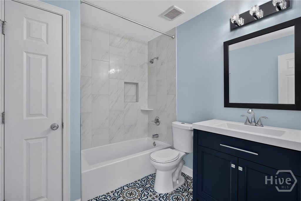 Image 23 of property listing at 119 Blueleaf Court, Savannah, GA 31410