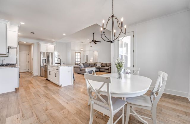 255 HIGHLAND PARK CV, Oakland, TN 38060