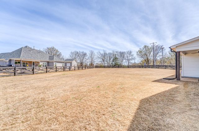 255 HIGHLAND PARK CV, Oakland, TN 38060