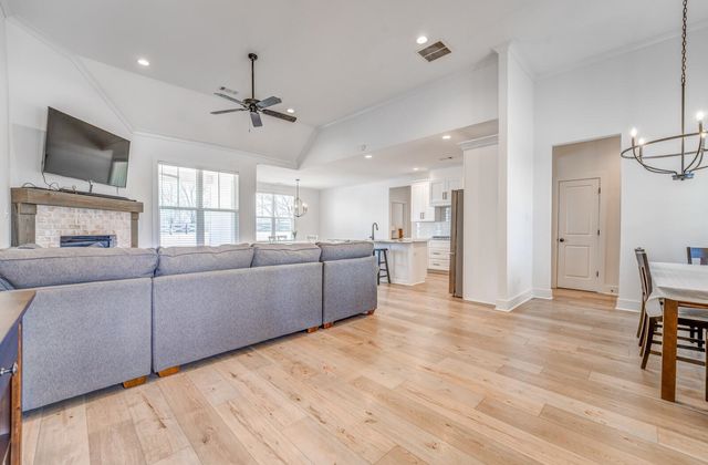 255 HIGHLAND PARK CV, Oakland, TN 38060