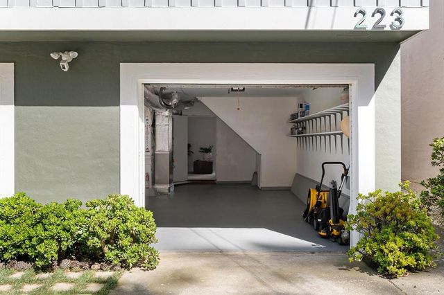 223 Oakridge Drive, Daly City, CA 94014