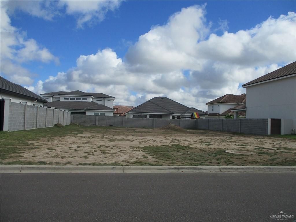 2801 W Hart Street, Edinburg, TX 78539