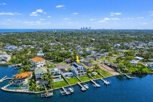 1843 BAYOU GRANDE BOULEVARD NE, St Petersburg, FL 33703