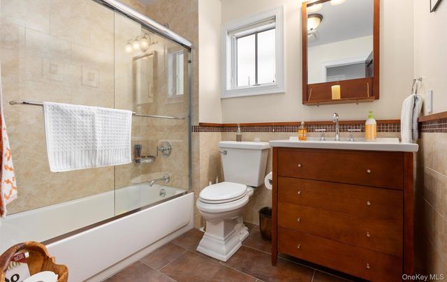 847b E Broadway, Long Beach, NY 11561