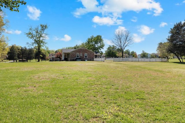110 Creighton Pl, Shelbyville, TN 37160