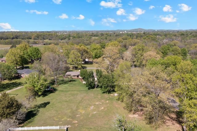 110 Creighton Pl, Shelbyville, TN 37160