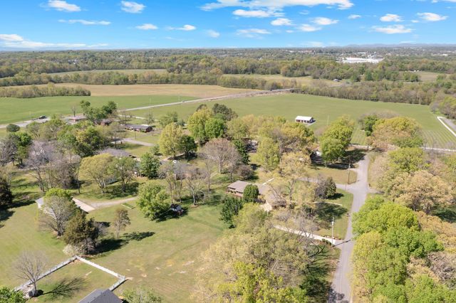 110 Creighton Pl, Shelbyville, TN 37160