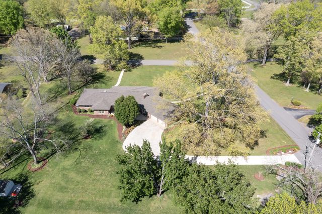 110 Creighton Pl, Shelbyville, TN 37160