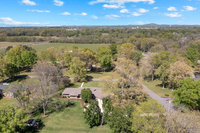 110 Creighton Pl, Shelbyville, TN 37160