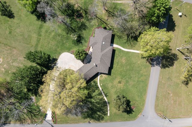 110 Creighton Pl, Shelbyville, TN 37160