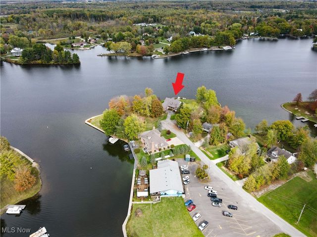 410 Geneva Point, Roaming Shores, OH 44084
