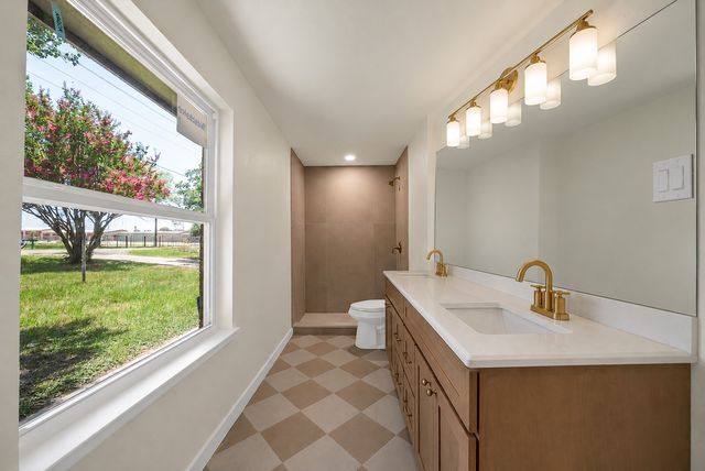 105 Oak Lane, Burleson, TX 76028