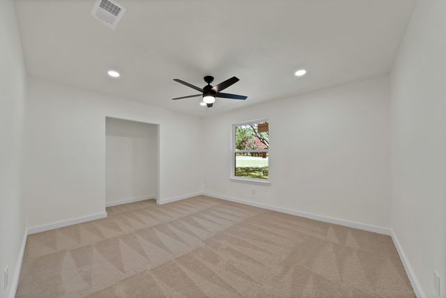 105 Oak Lane, Burleson, TX 76028