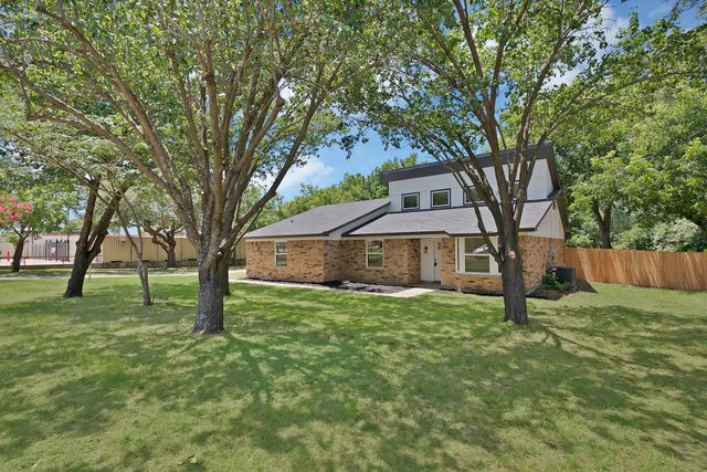 105 Oak Lane, Burleson, TX 76028