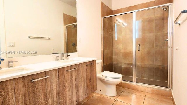 460 NE 35th Ct 4, Oakland Park, FL 33334