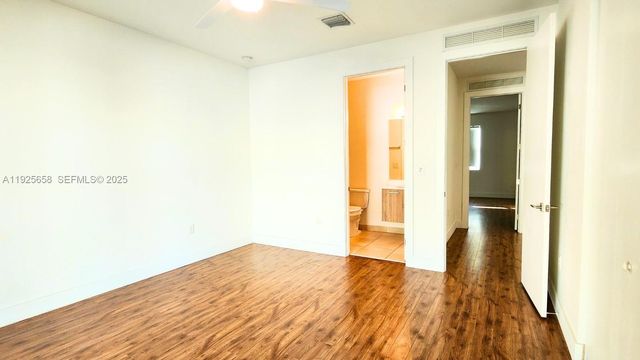 460 NE 35th Ct 4, Oakland Park, FL 33334