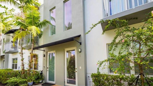 460 NE 35th Ct 4, Oakland Park, FL 33334