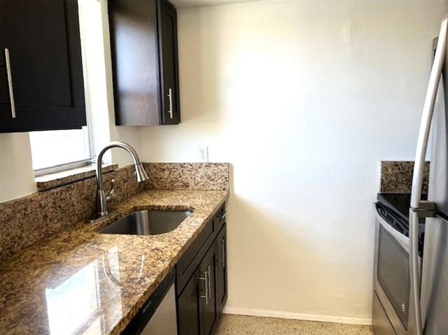 270 NE 40th Street NE 26, Oakland Park, FL 33334