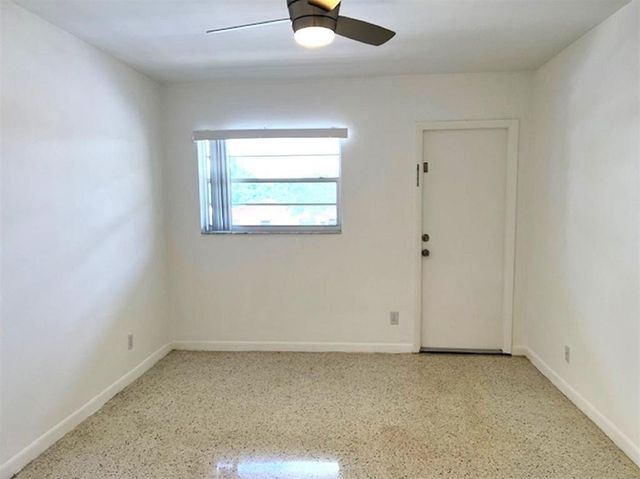 270 NE 40th Street NE 26, Oakland Park, FL 33334