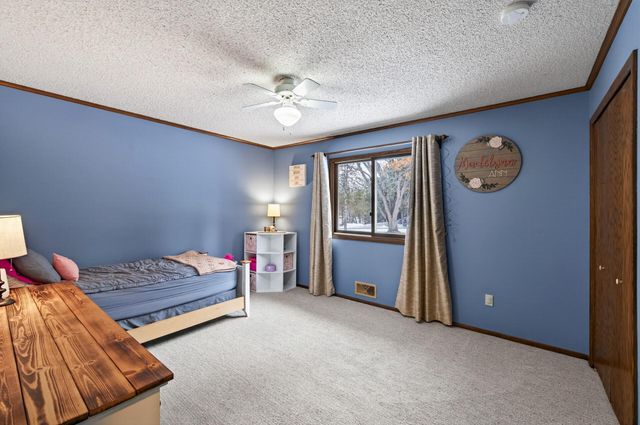 9280 239th Street N, Forest Lake, MN 55025