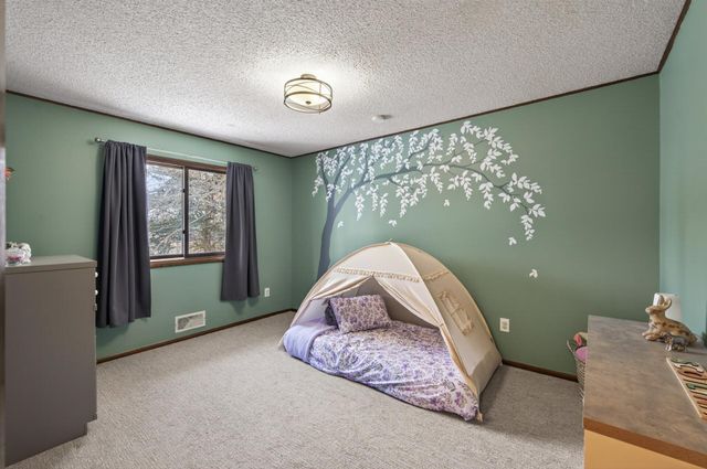 9280 239th Street N, Forest Lake, MN 55025