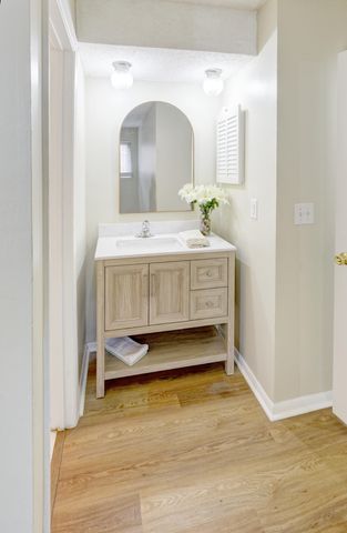 805 Andrea Lane, Hanahan, SC 29410