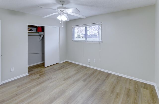805 Andrea Lane, Hanahan, SC 29410