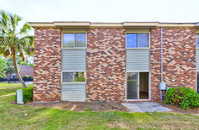 805 Andrea Lane, Hanahan, SC 29410