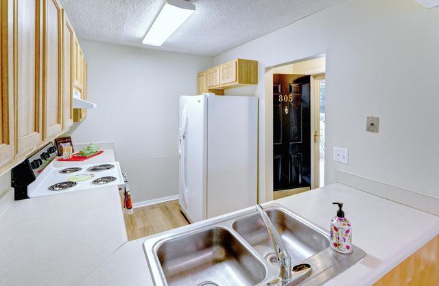 805 Andrea Lane, Hanahan, SC 29410