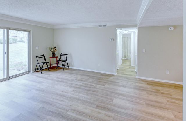 805 Andrea Lane, Hanahan, SC 29410