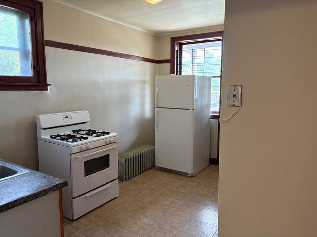 8131 S Kingston Avenue 3N, Chicago, IL 60617