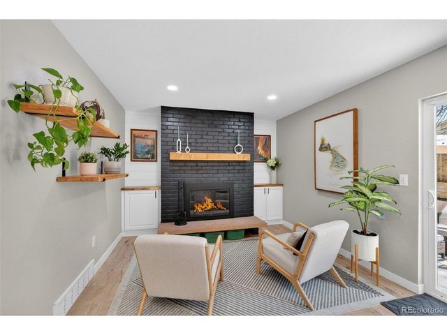 934 S Macon St, Aurora, CO 80012