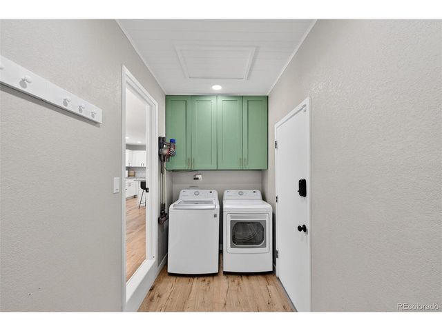 934 S Macon St, Aurora, CO 80012