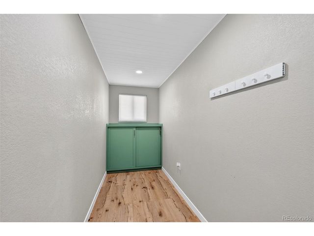 934 S Macon St, Aurora, CO 80012
