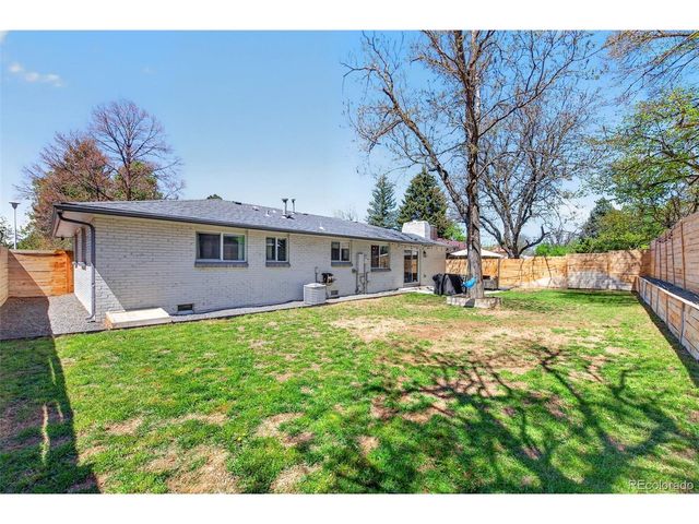 934 S Macon St, Aurora, CO 80012