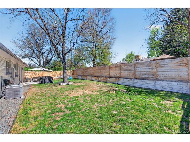 934 S Macon St, Aurora, CO 80012