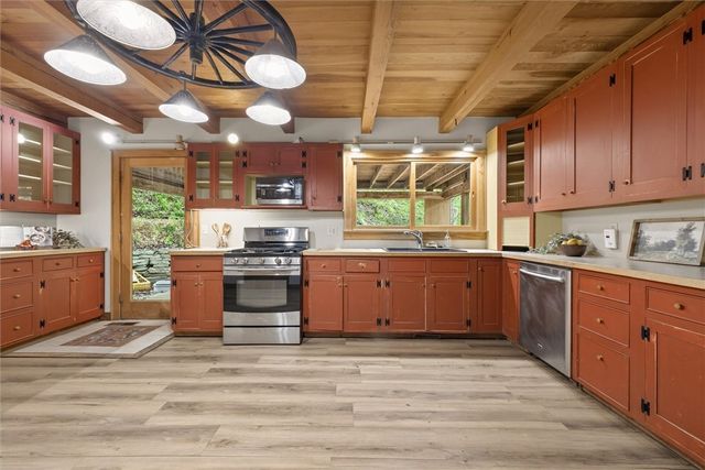 7733 Lower Fishers Road, Victor, NY 14564