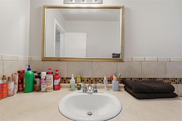 1717 Cherry Lane, Del City, OK 73115