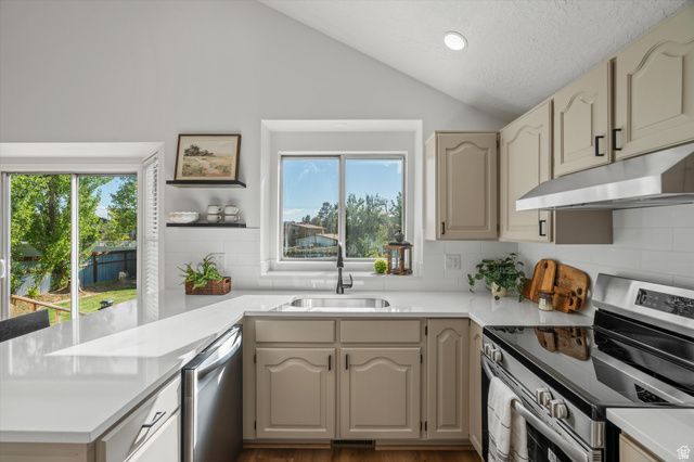 4967 S 3450 W, Roy, UT 84067