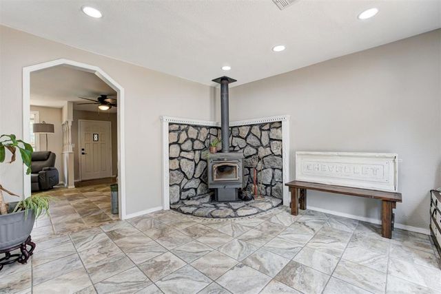 29706 Hardesty Road, Mcloud, OK 74851