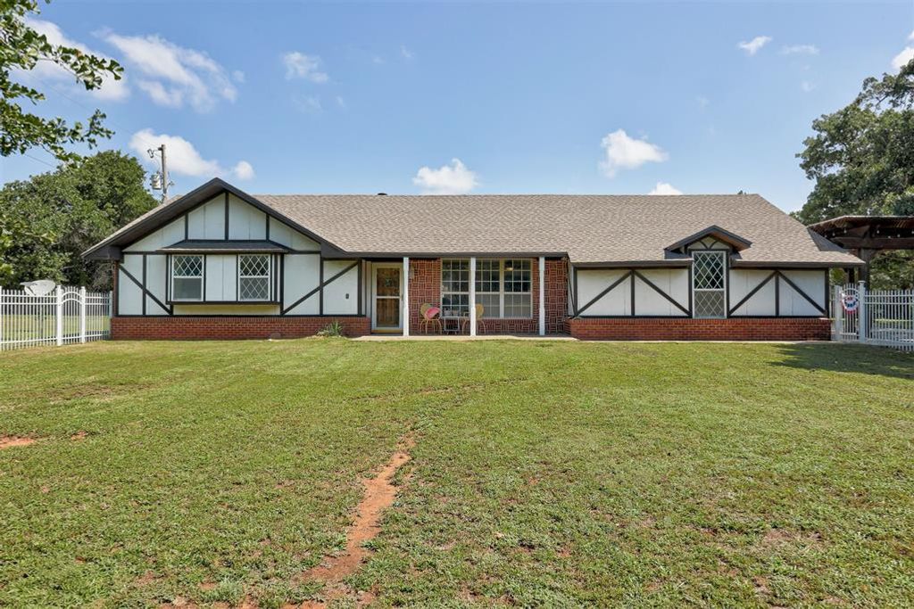 29706 Hardesty Road, Mcloud, OK 74851