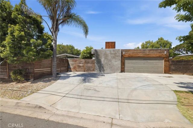 196 Santa Clara Drive, Vista, CA 92083