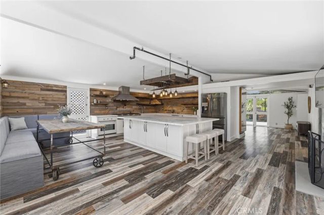 196 Santa Clara Drive, Vista, CA 92083