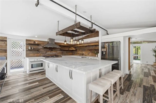 196 Santa Clara Drive, Vista, CA 92083