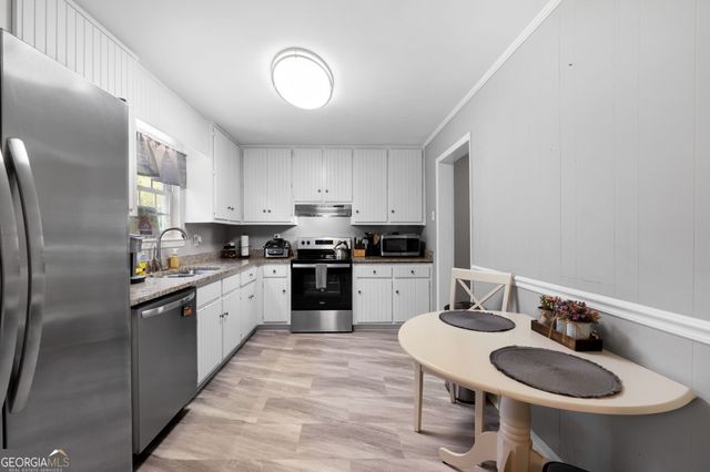 110 Ridge Street, Locust Grove, GA 30248