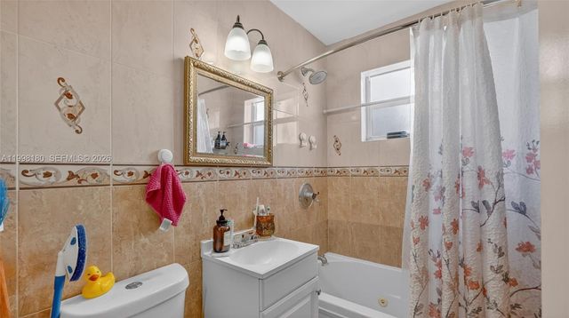 10420 NW 35th Pl, Miami, FL 33147