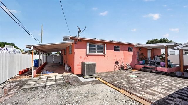 10420 NW 35th Pl, Miami, FL 33147