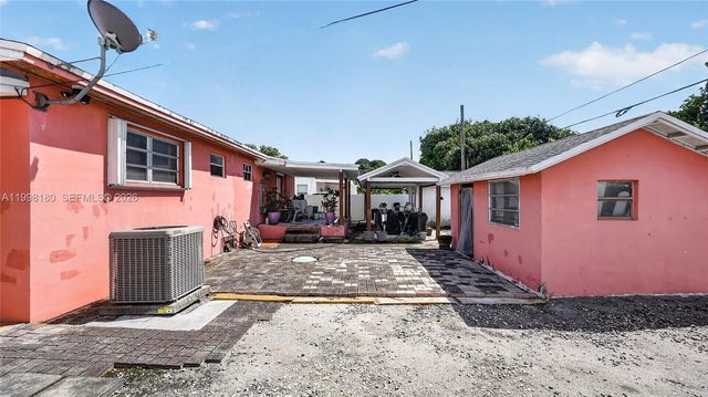 10420 NW 35th Pl, Miami, FL 33147