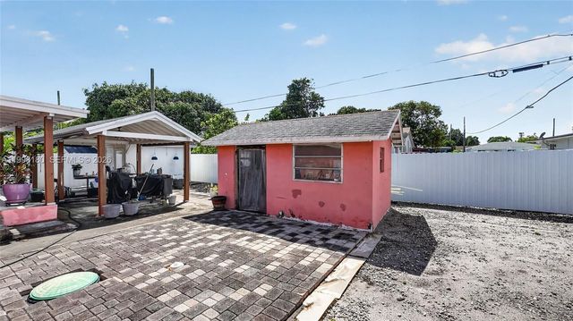 10420 NW 35th Pl, Miami, FL 33147